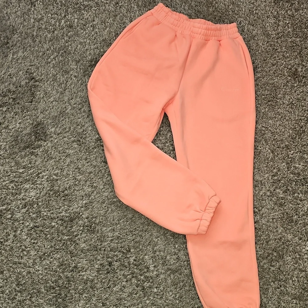 COMFRT Coral Jogger Bottoms Sz Small. Nwts!!! Signature Sweatpants!!